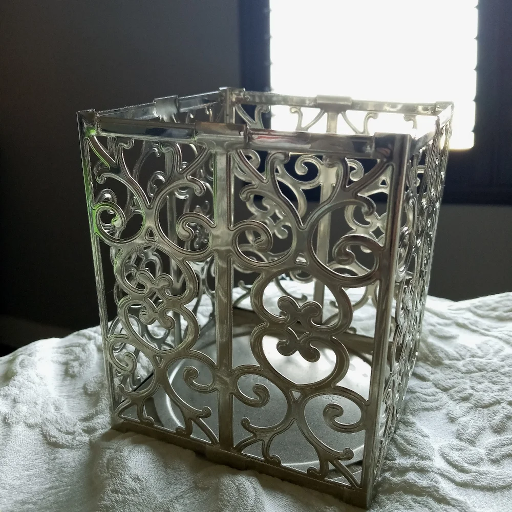 Bath & Body Works ornate Heart Square candle Holder